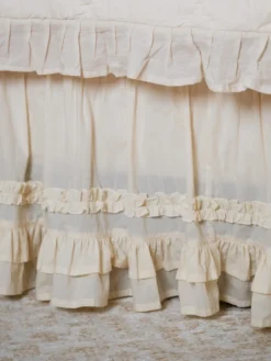 Clara Bedskirt - Ecru