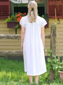 Cottage Scatter Nighty - white