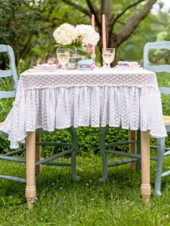 Daisy Lace Tablecloth