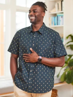 Giraffe Nation Shirt - Black