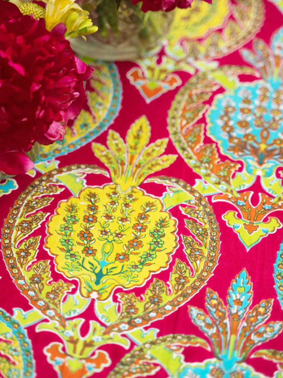 Hello Pineapple Round Cloth - Fuchsia