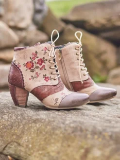 Hiadelvice Boot
