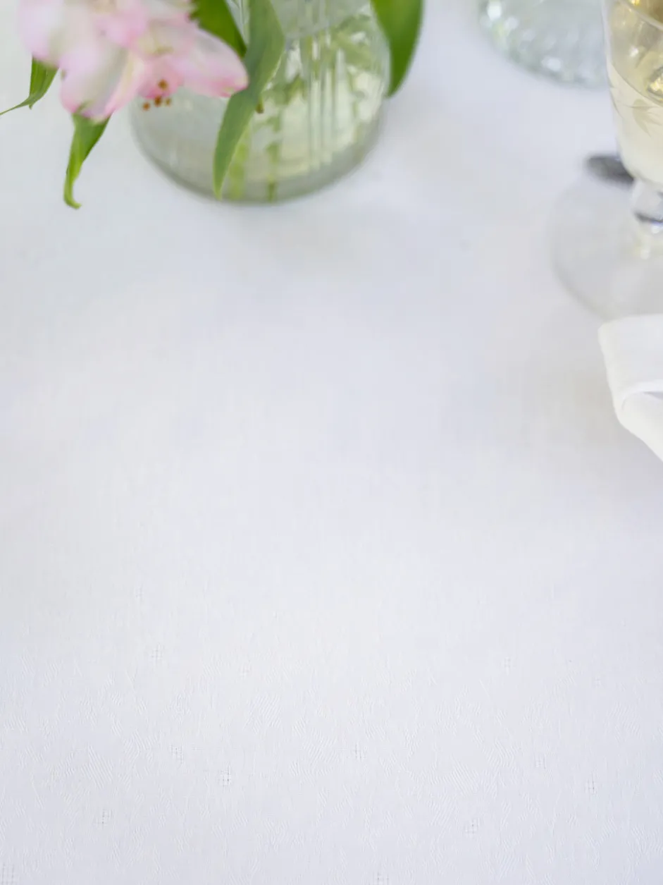 Lark Cotton Jacquard Round Cloth - White