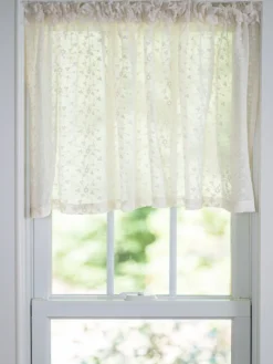 Layla's Lace Valance