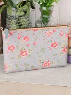 Magnolia Leather Pouch - Sky Blue