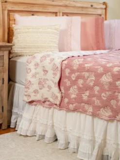 Rebecca's Matelasse Blanket - Rose