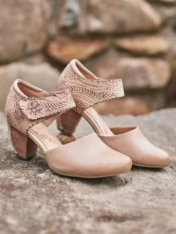 Toolie Shoe
